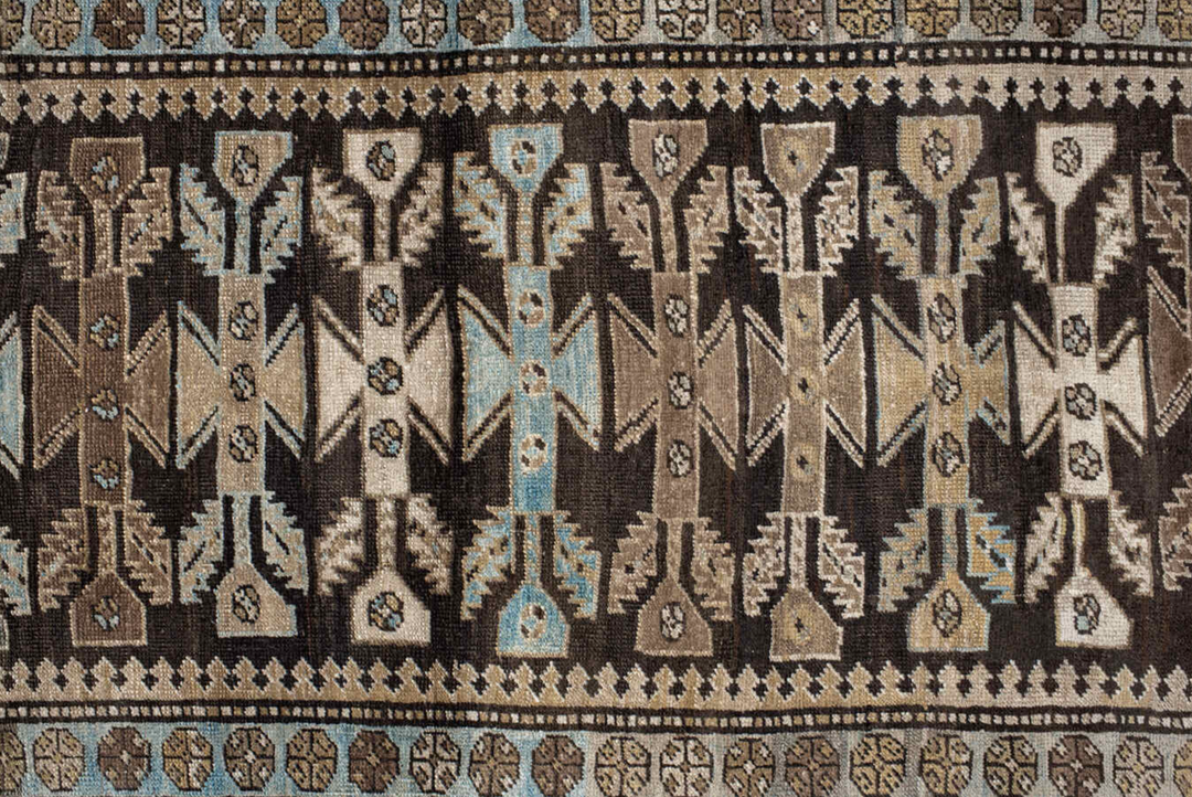 Winslow Runner | Primary Bathroom | 15'1" x 3'10"