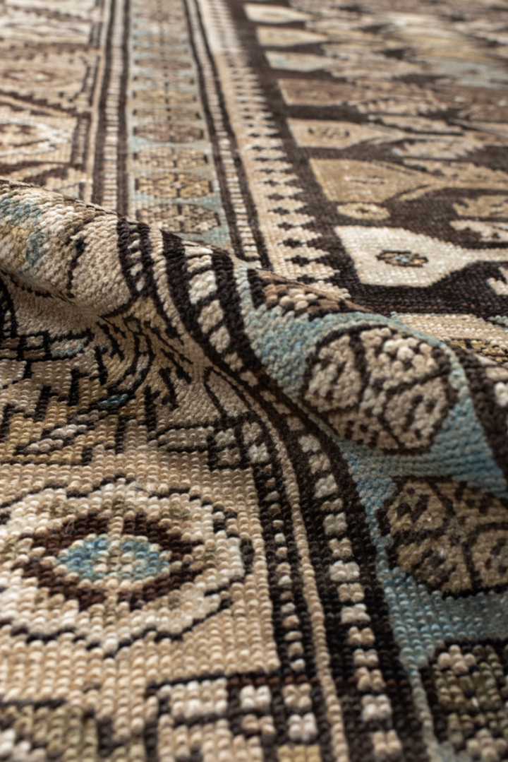 Winslow Runner | Primary Bathroom | 15'1" x 3'10"